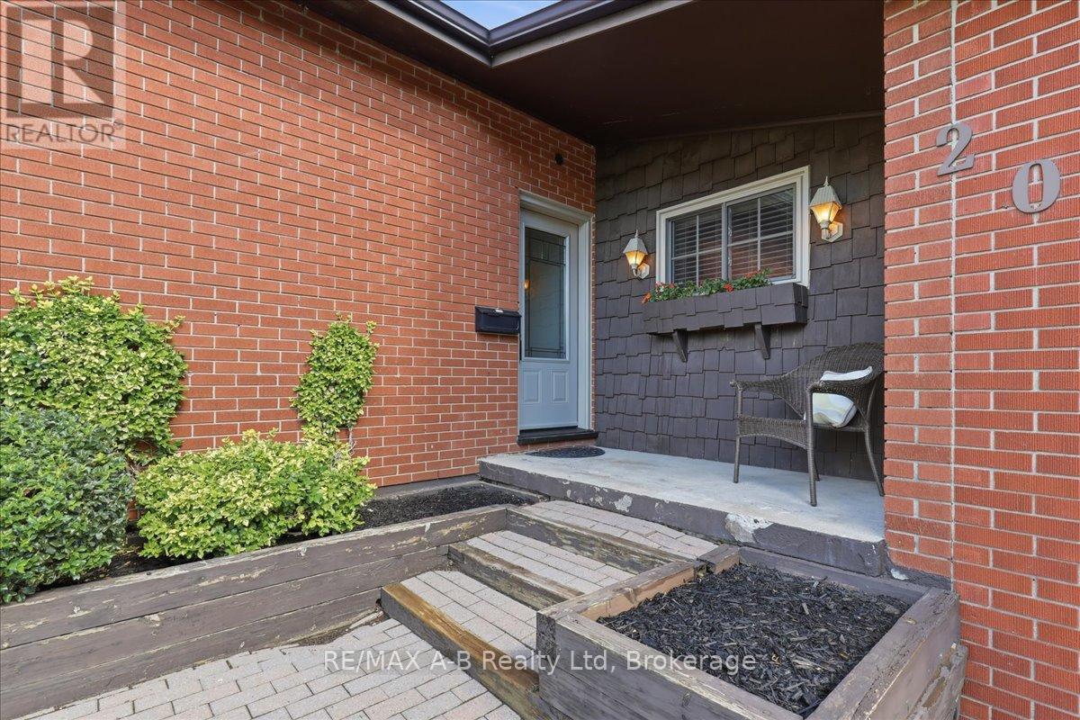 204 BASE LINE ROAD W