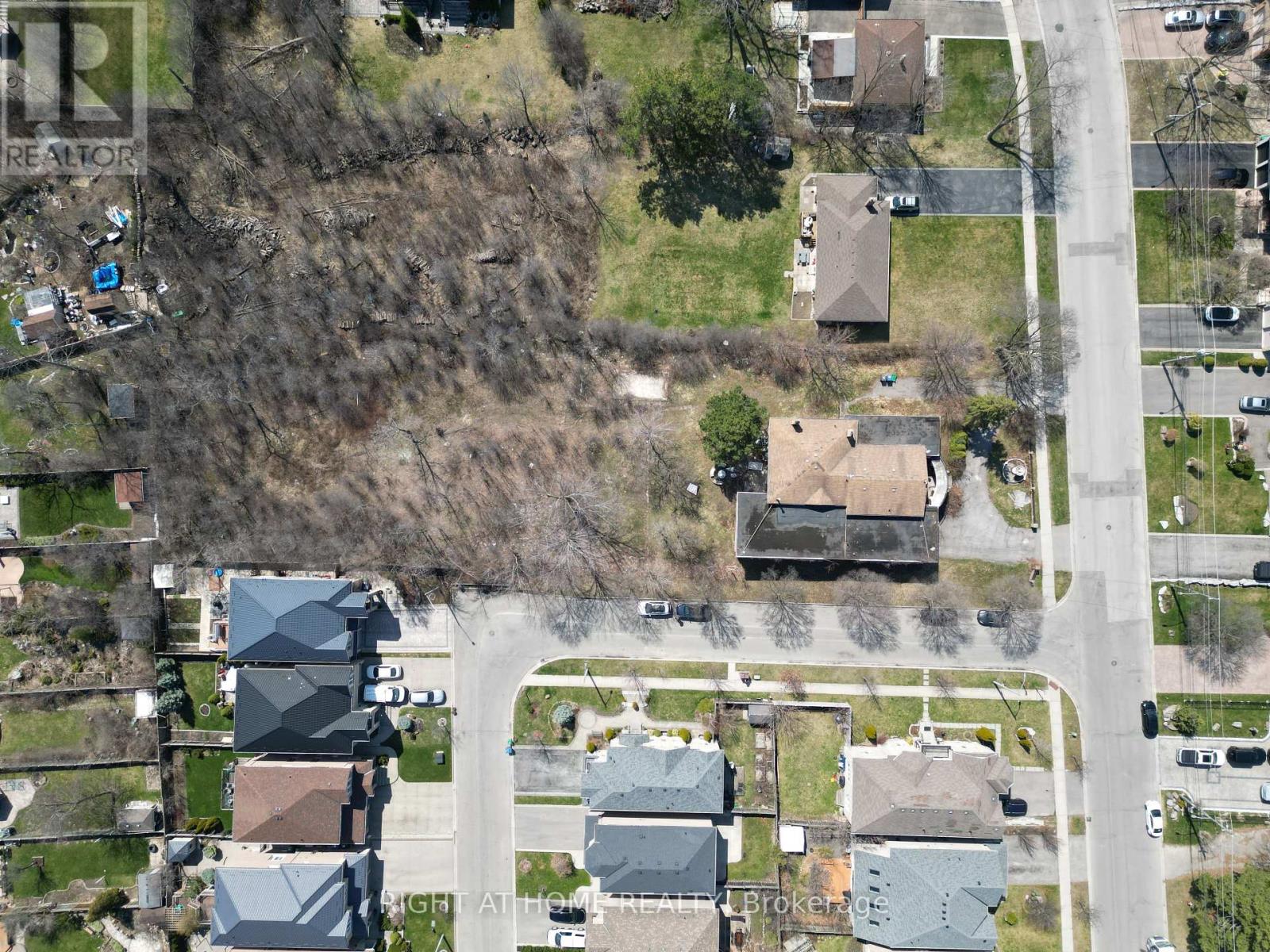 120 FAIRVIEW ROAD W