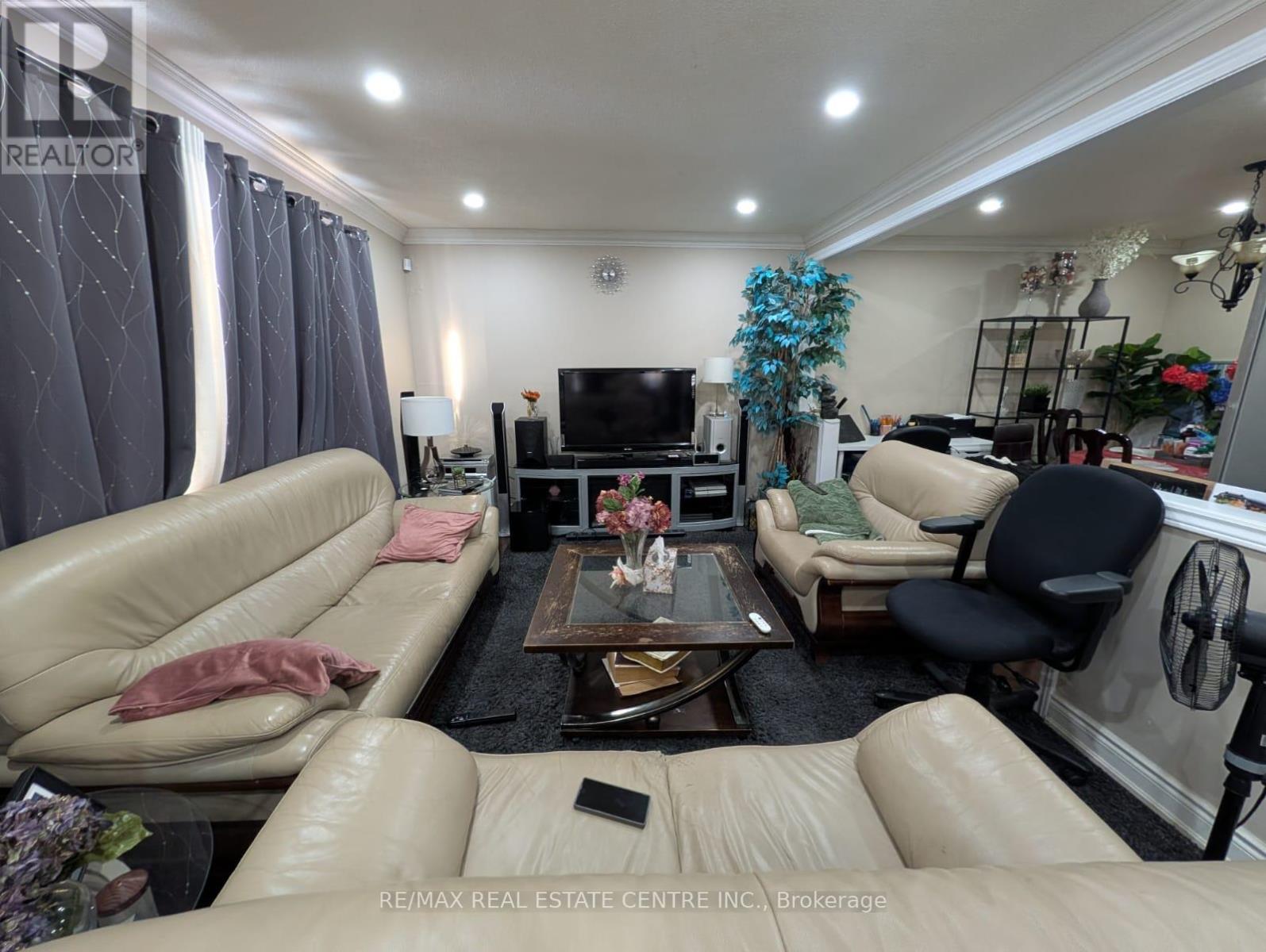 62 FLAMINGO CRESCENT