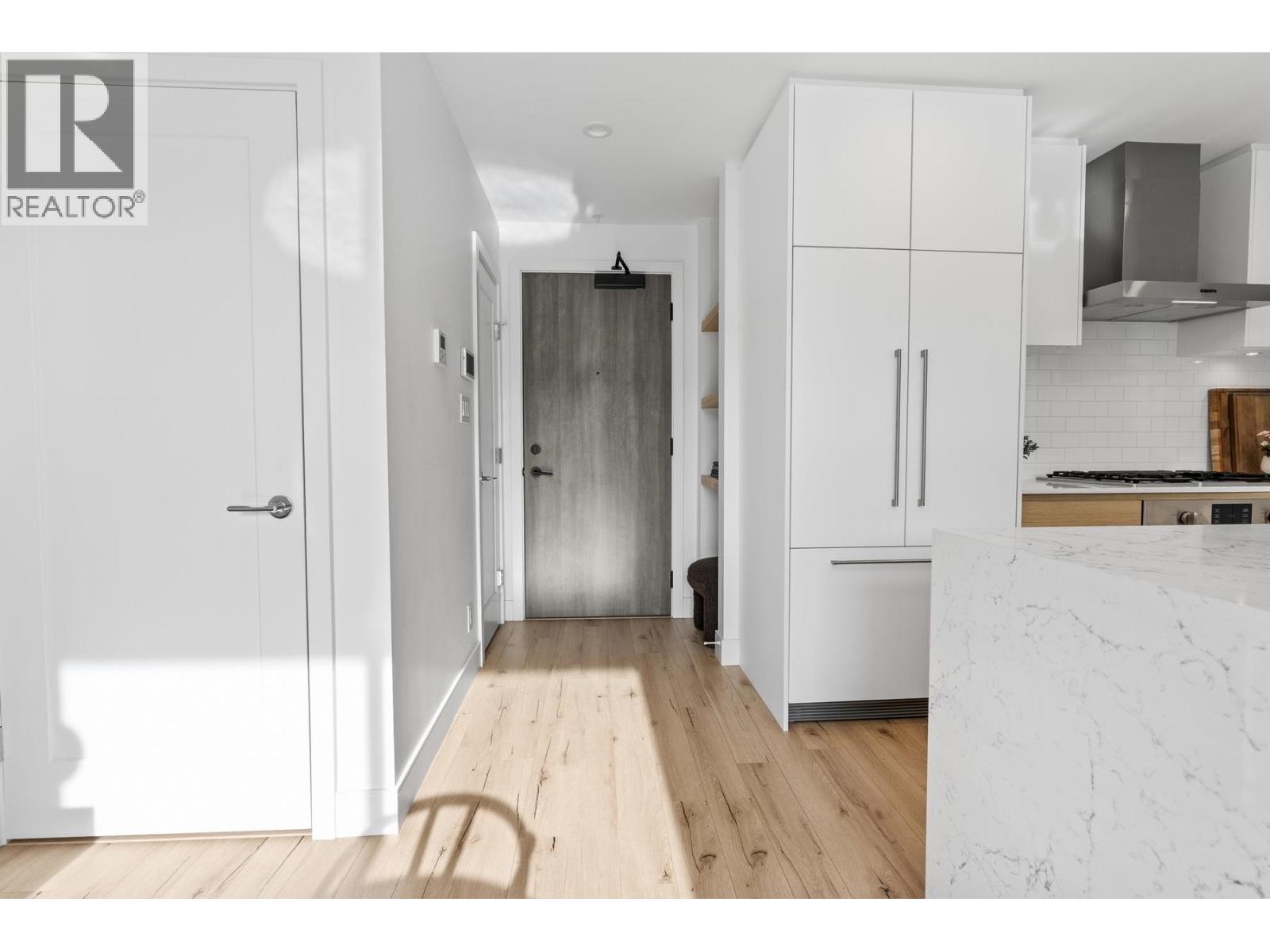 527 3131 MURRAY STREET