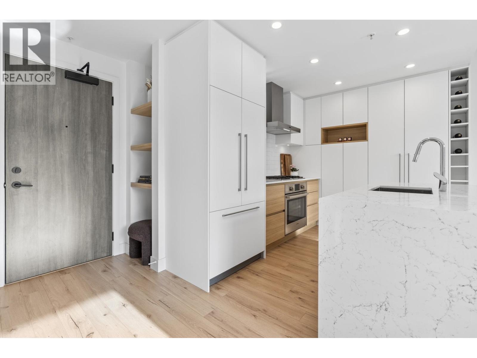 527 3131 MURRAY STREET