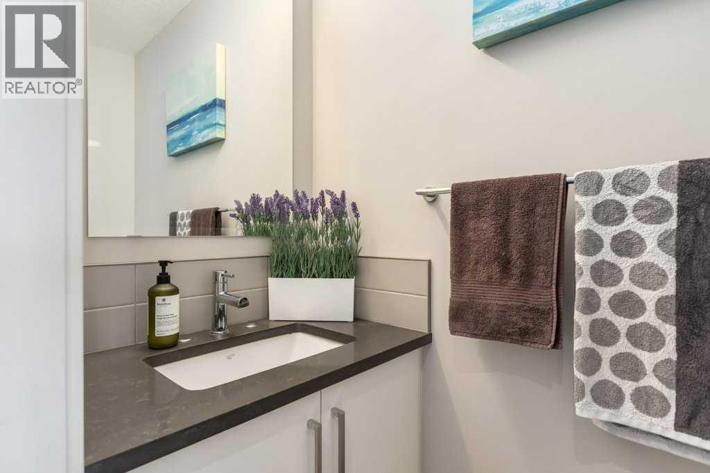 203, 2717 17 Street SW