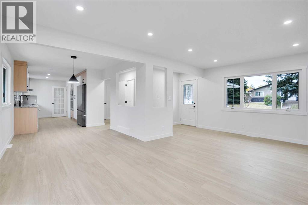 6116 Buckthorn Road NW