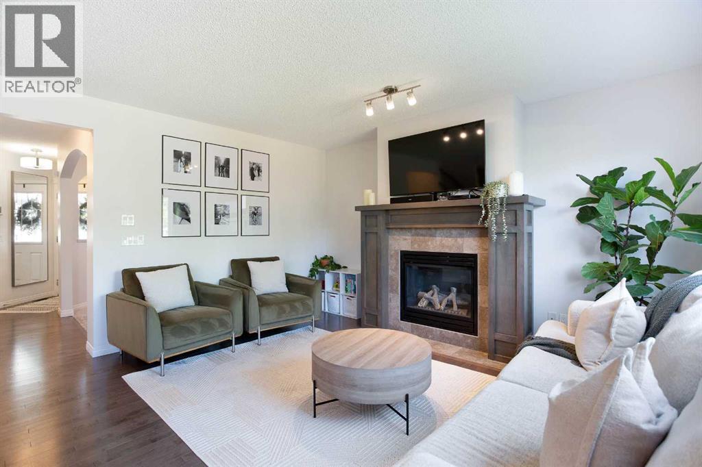 2363 Baywater Crescent SW