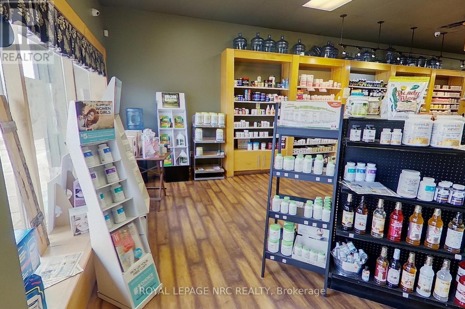 101 CLARENCE STREET W