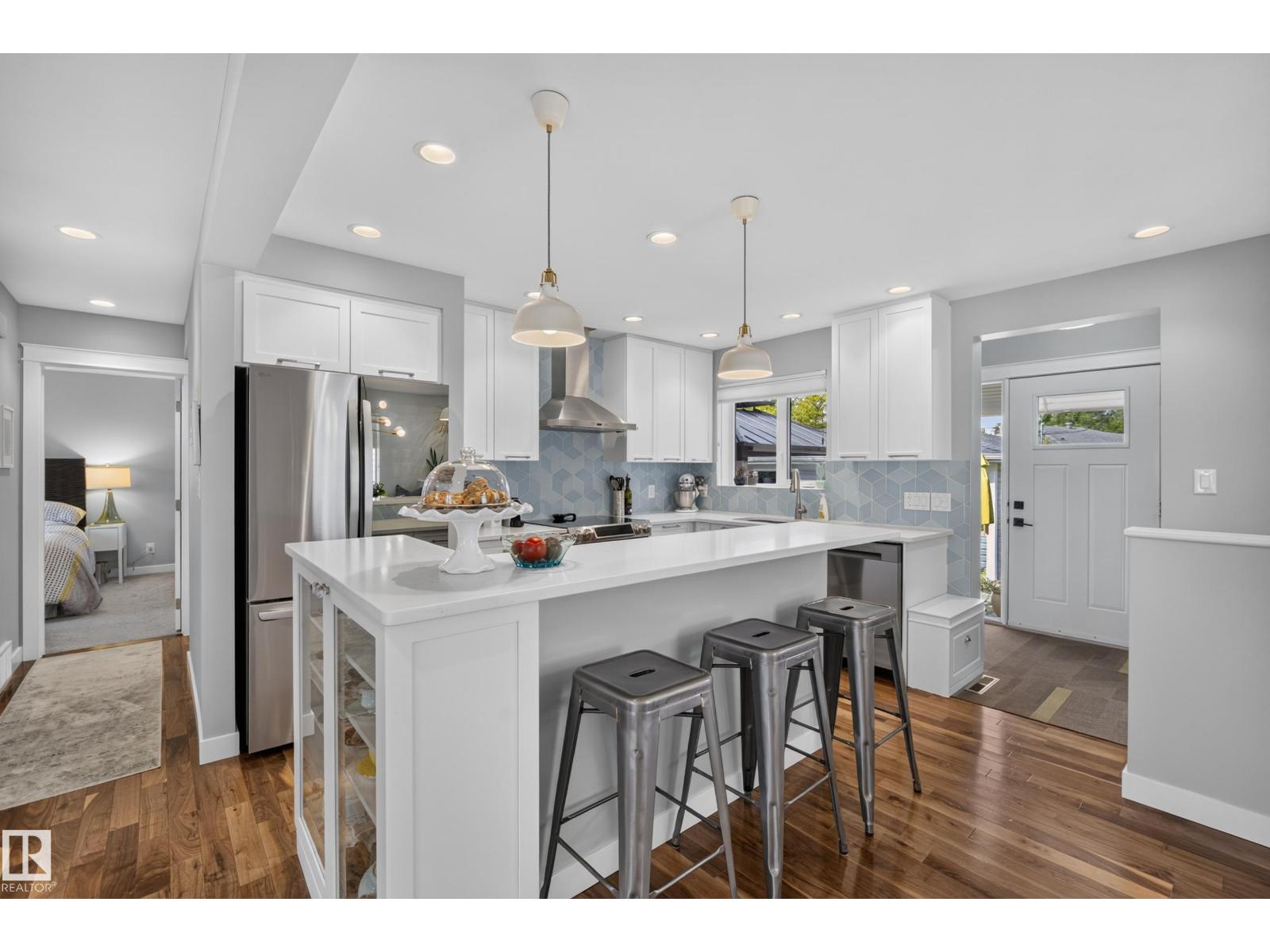 10804 135 ST NW