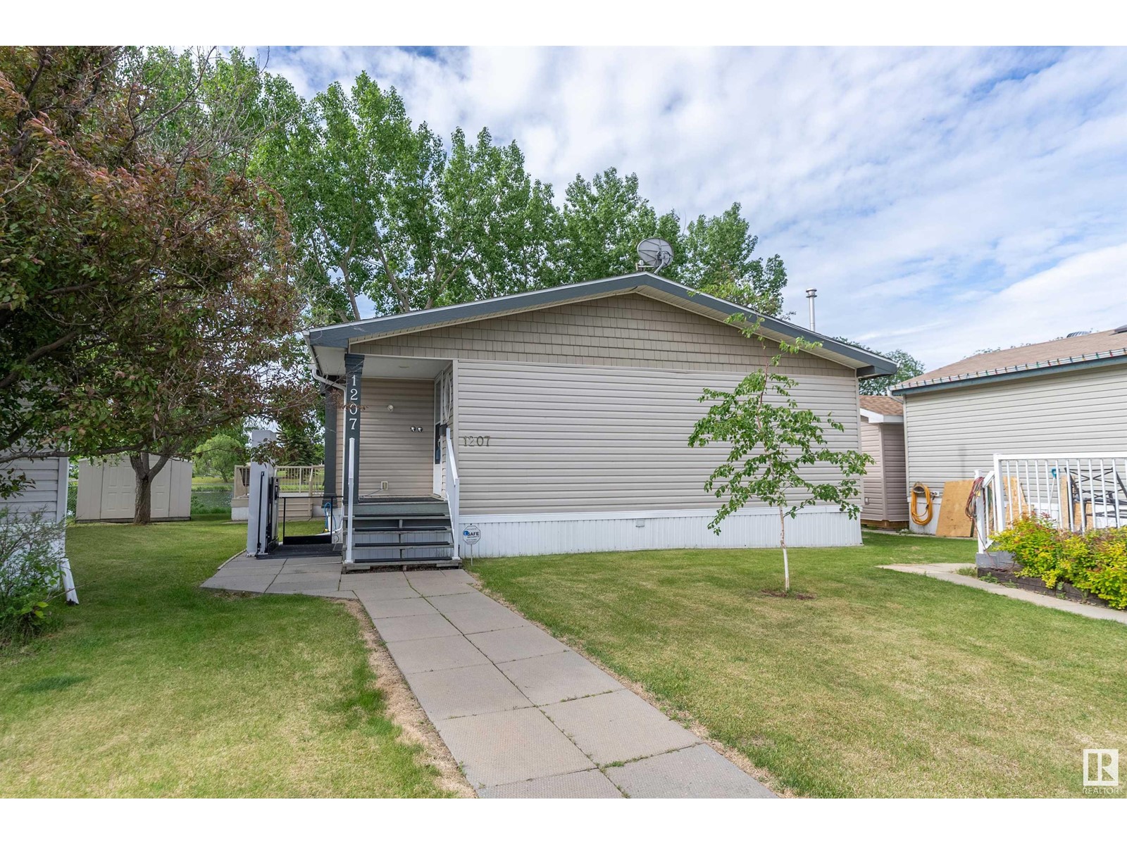 #1207 53222 RGE RD 275