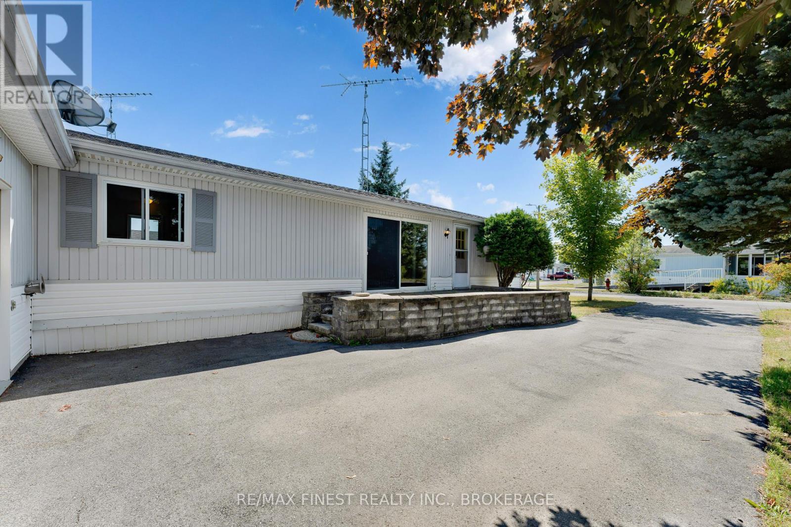 19 MAPLE DRIVE