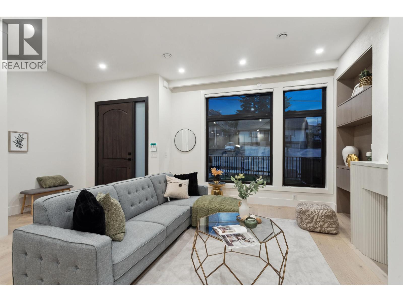 101 1038 DELESTRE AVENUE