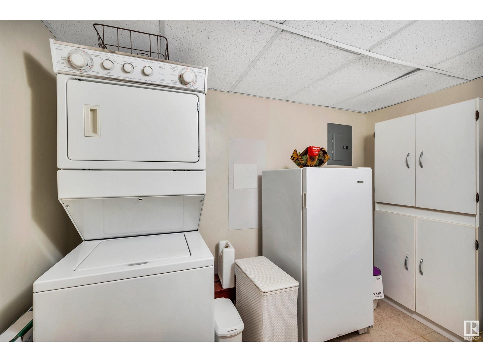 #302 78A MCKENNEY AV