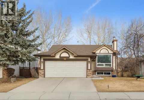 36 Riverview Drive Cochrane AB T4C1K1