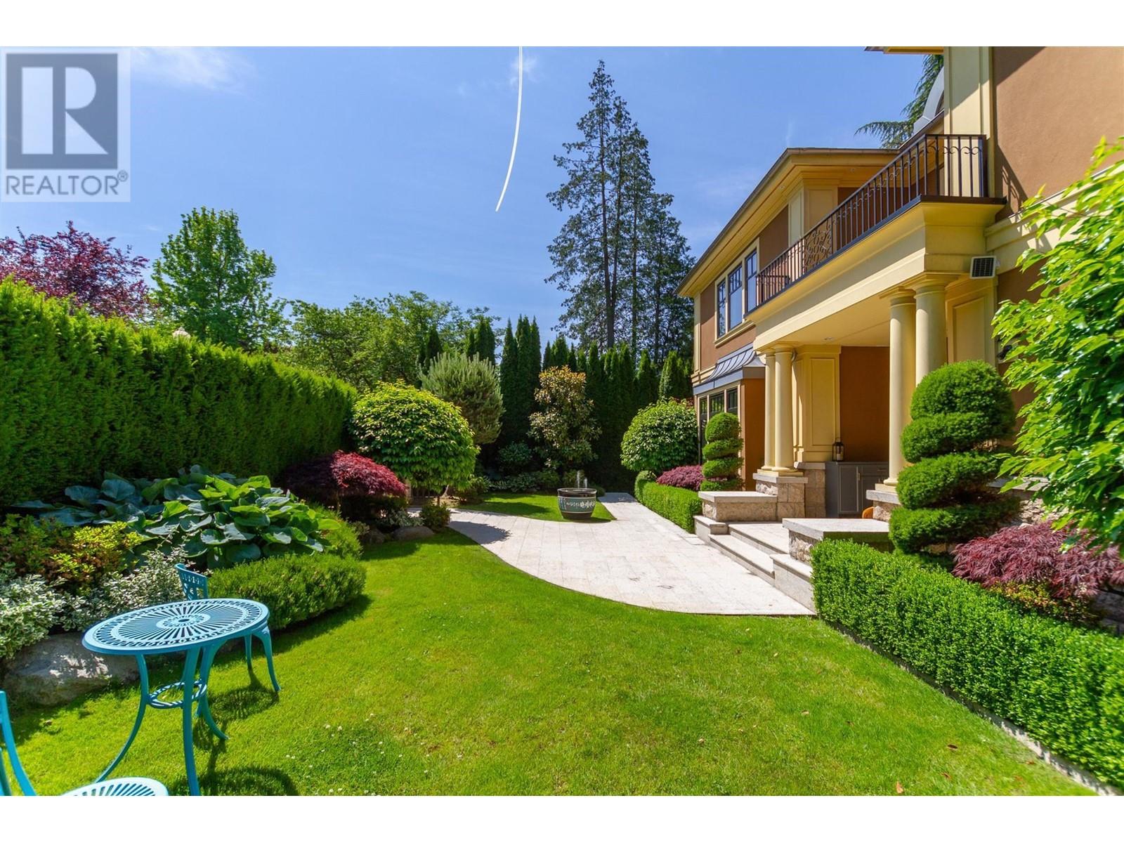4239 PINE CRESCENT