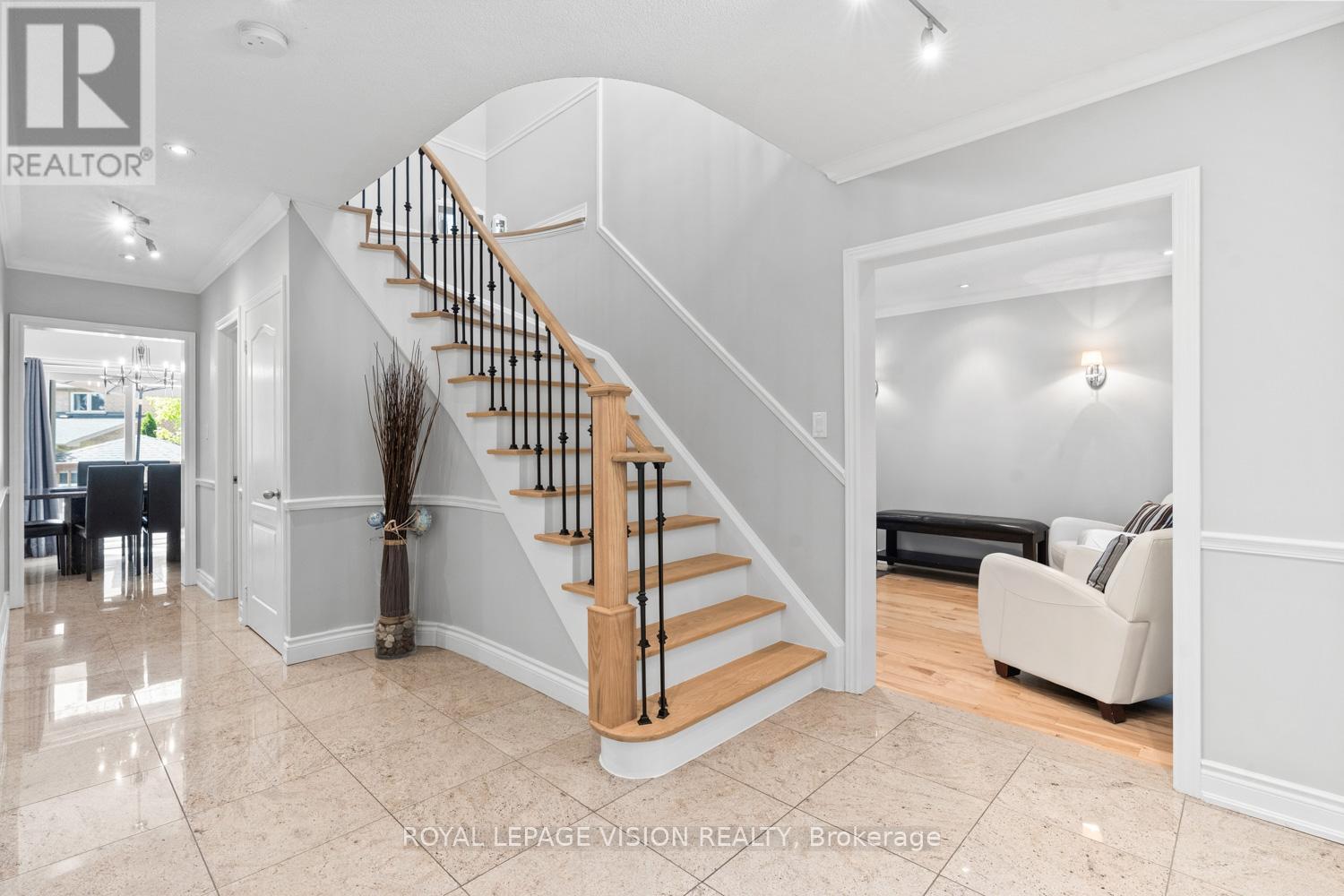 91 PRINCETON GATE