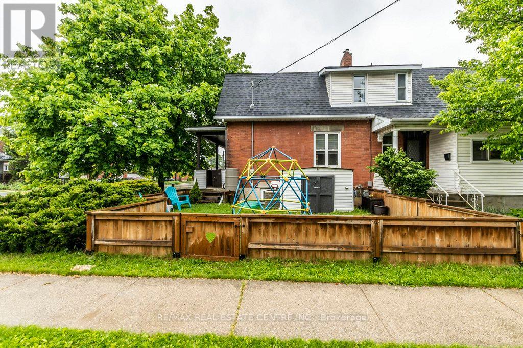 599 WOOLWICH STREET