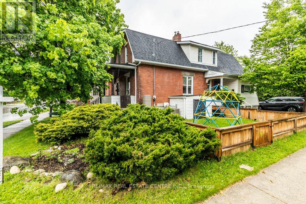 599 WOOLWICH STREET