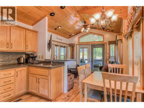 4835 Paradise Valley Drive Unit# 39 Peachland BC V0H1X3