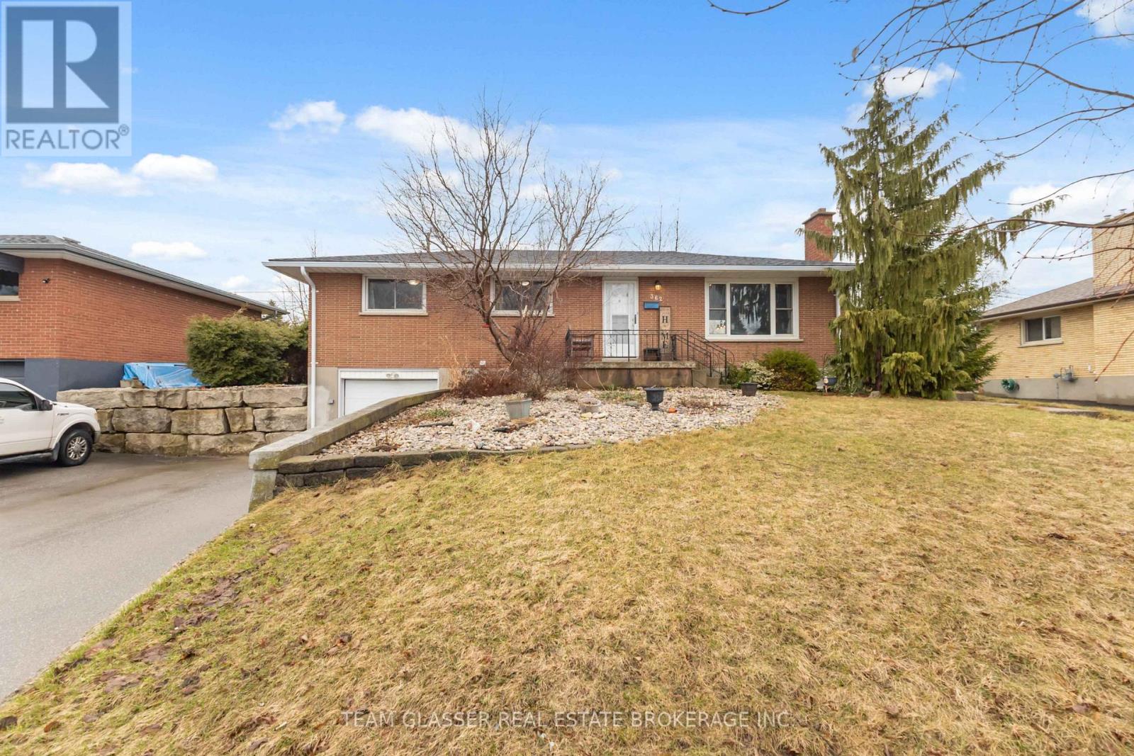 362 CHIPPENDALE CRESCENT