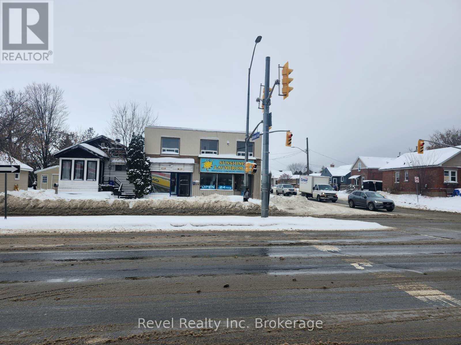 5 - 1009 ALGONQUIN AVENUE