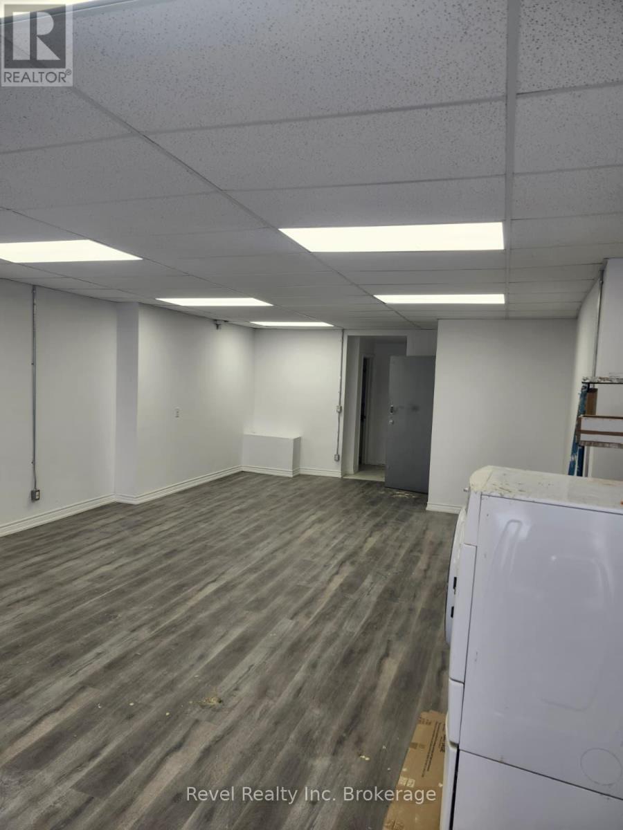 5 - 1009 ALGONQUIN AVENUE