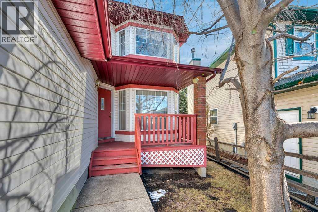 52 Country Hills Green NW