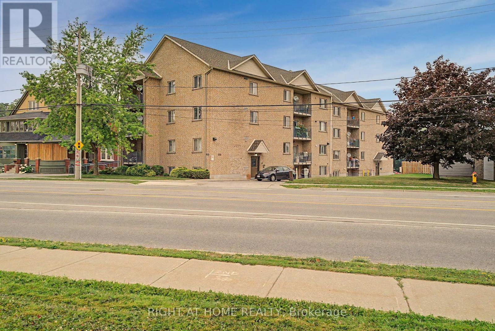 403 - 1522 KING STREET E