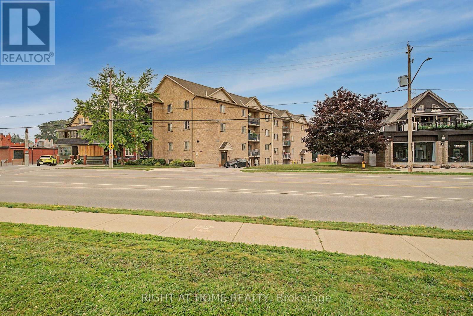 403 - 1522 KING STREET E