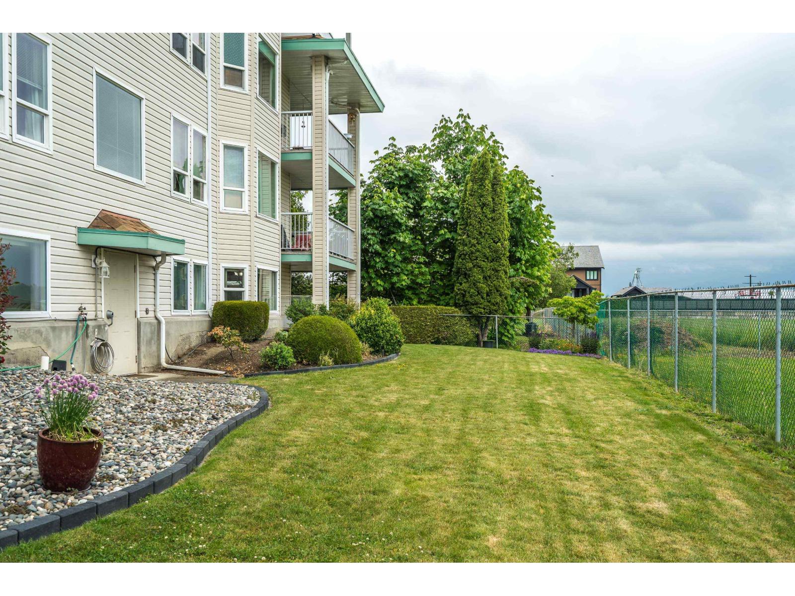 104 46966 YALE ROAD|Chilliwack Proper East