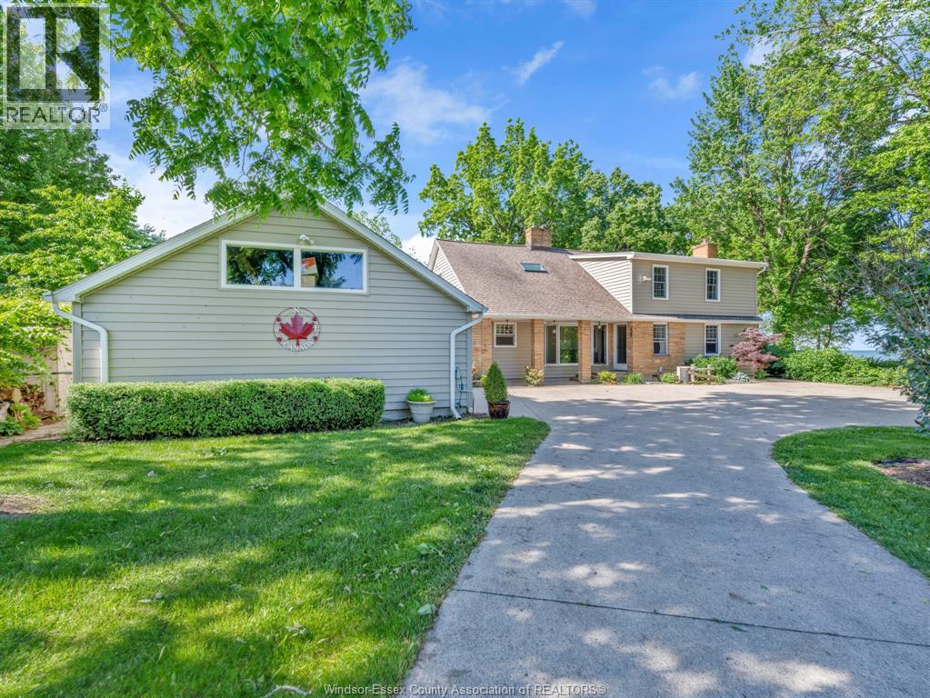 388 SEACLIFF DRIVE West