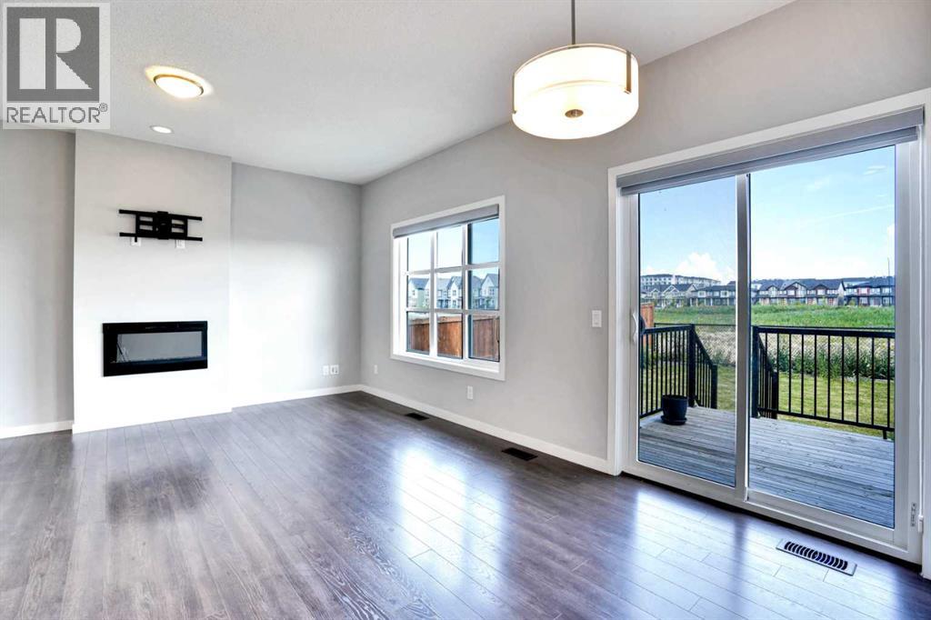 186 Carringvue Park NW