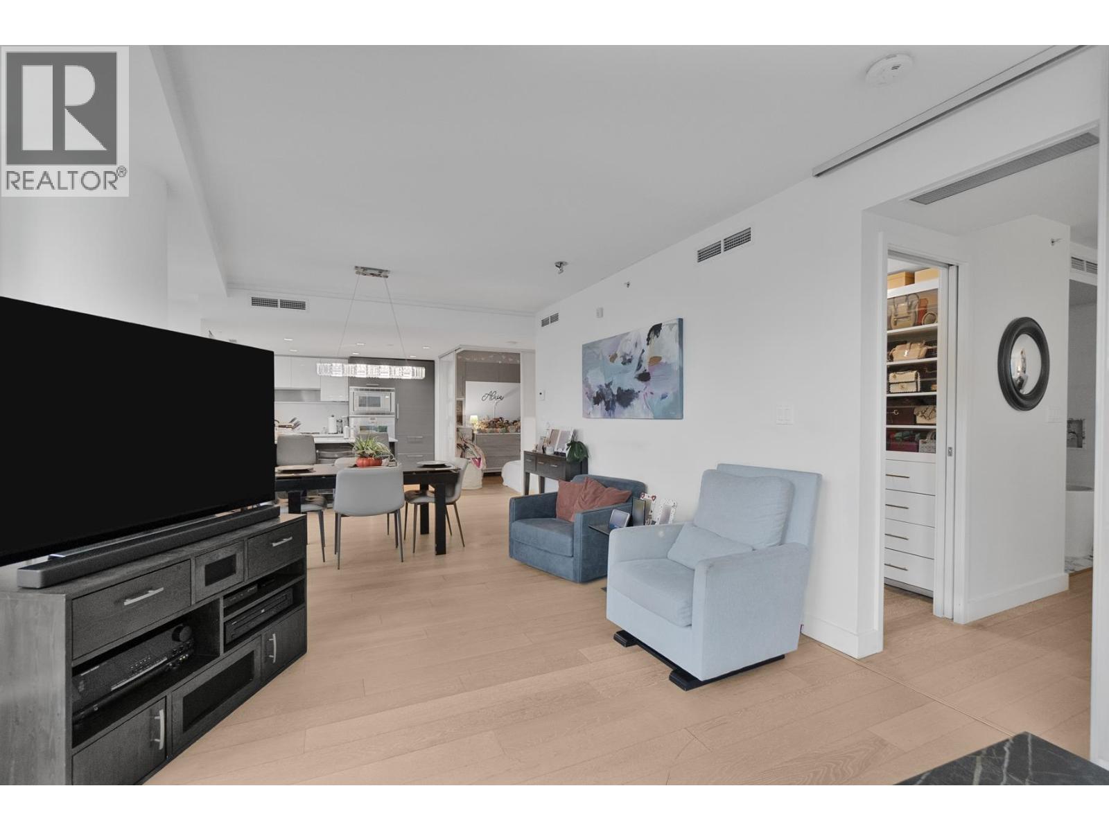 1201 1499 W PENDER STREET