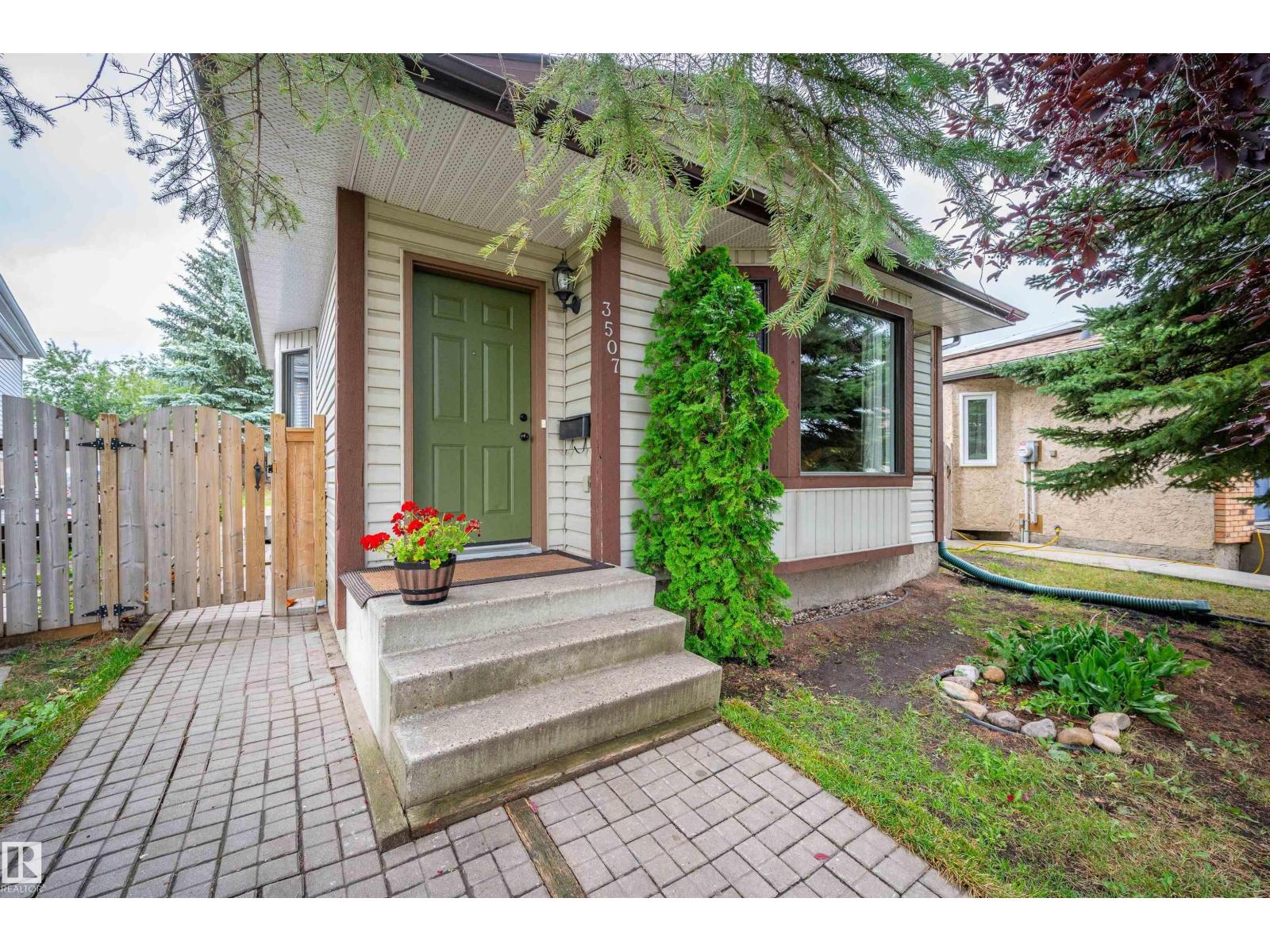 3507 41 AV NW