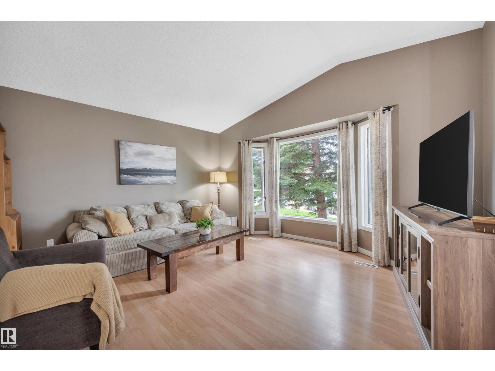 3507 41 AV NW