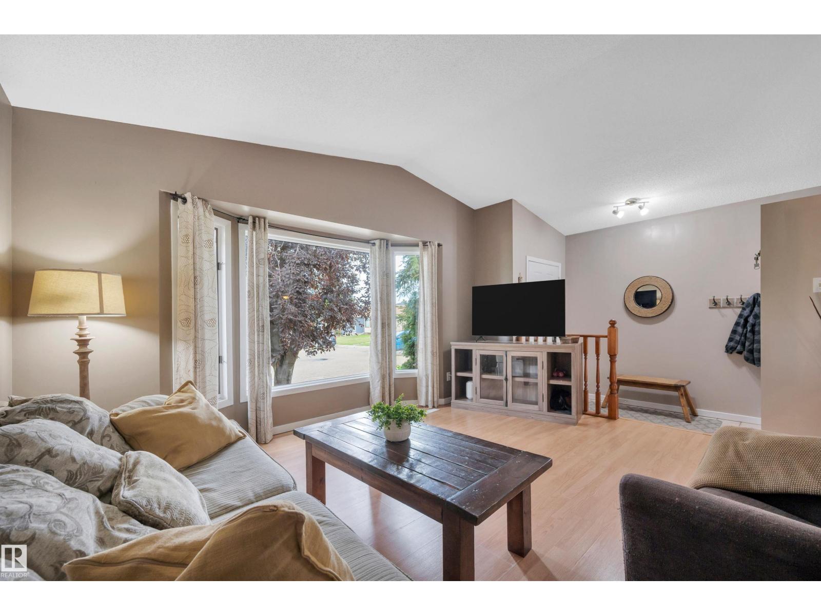 3507 41 AV NW