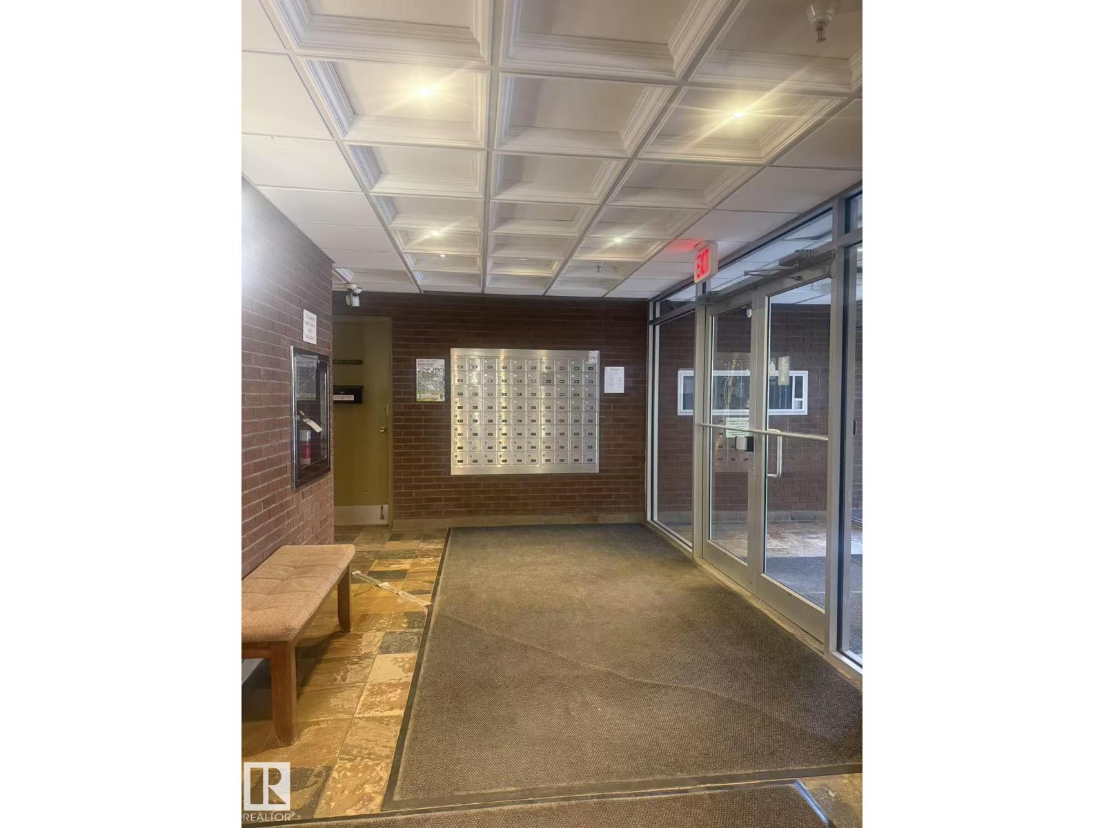 #1004 11027 87 AV NW