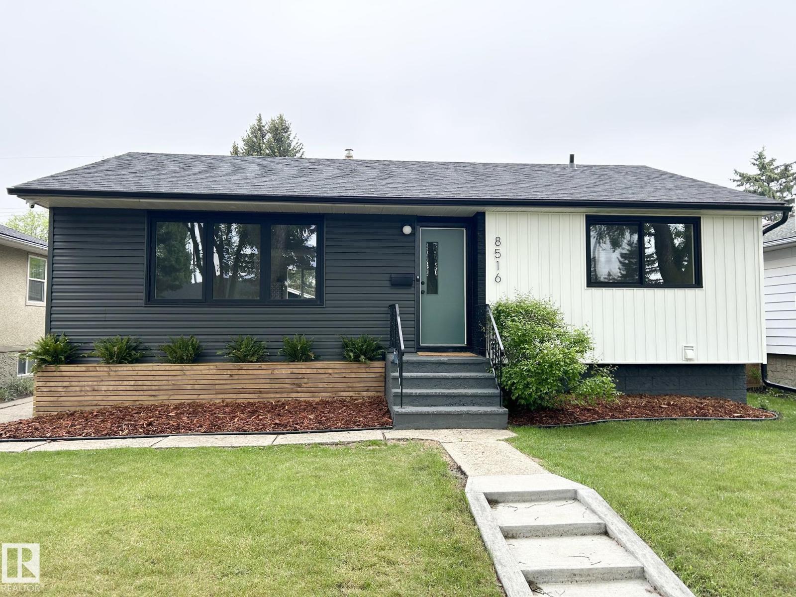 8516 64 AV NW