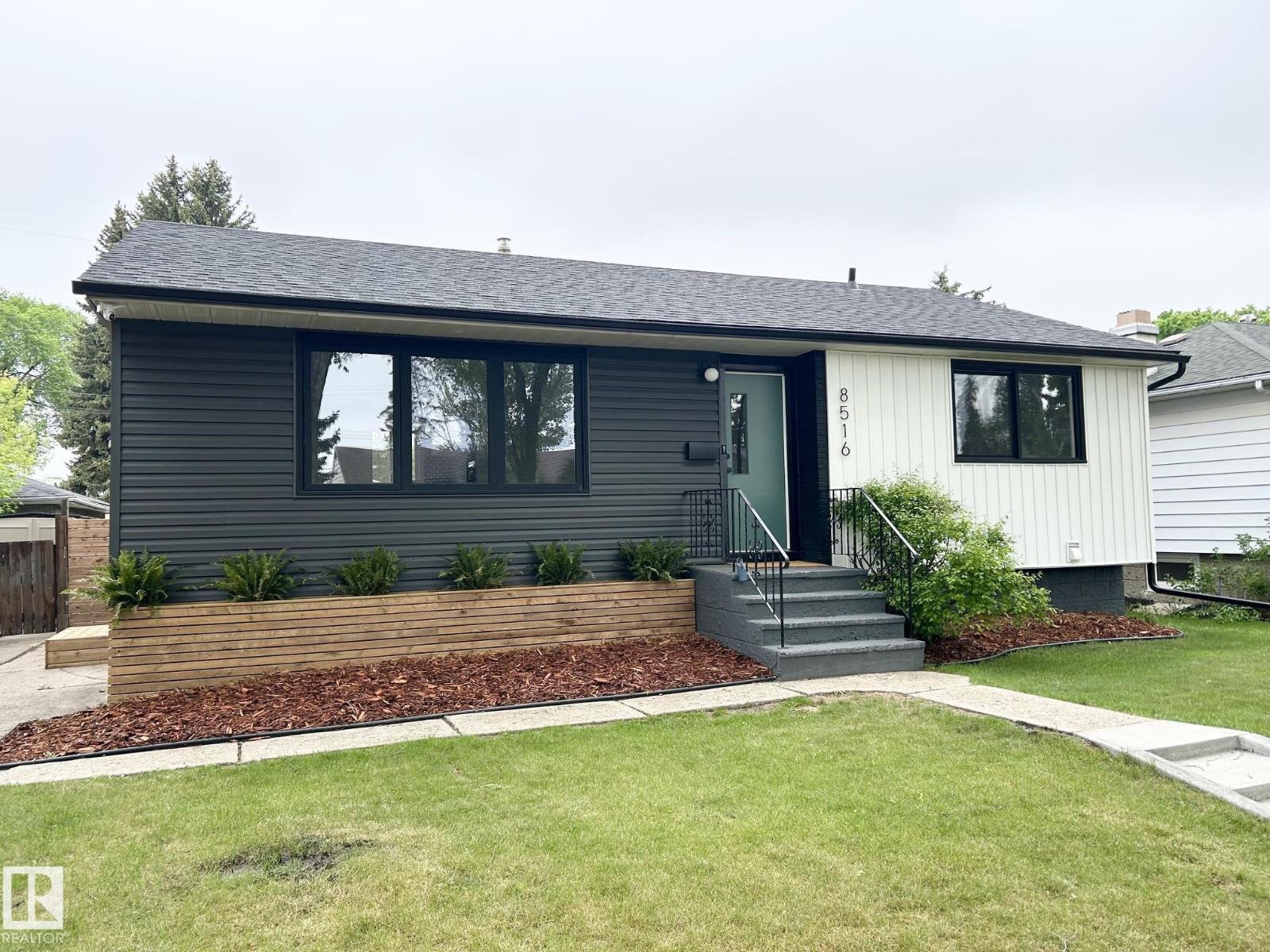 8516 64 AV NW