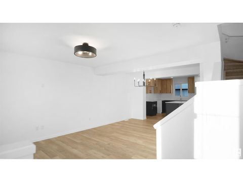 216 Savoy CR Sherwood Park AB T8H0Z5