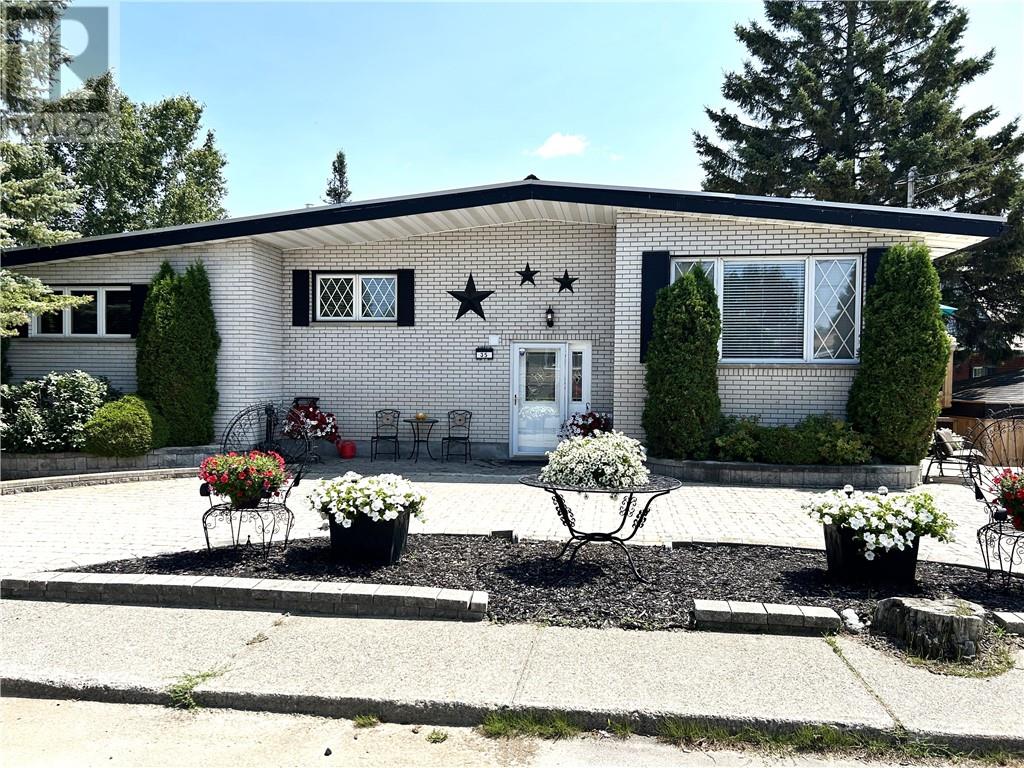 35 CEDAR Street