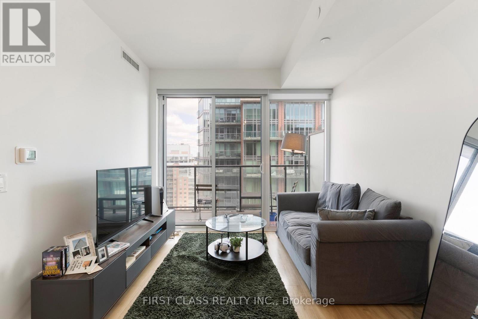 2606 - 135 EAST LIBERTY STREET