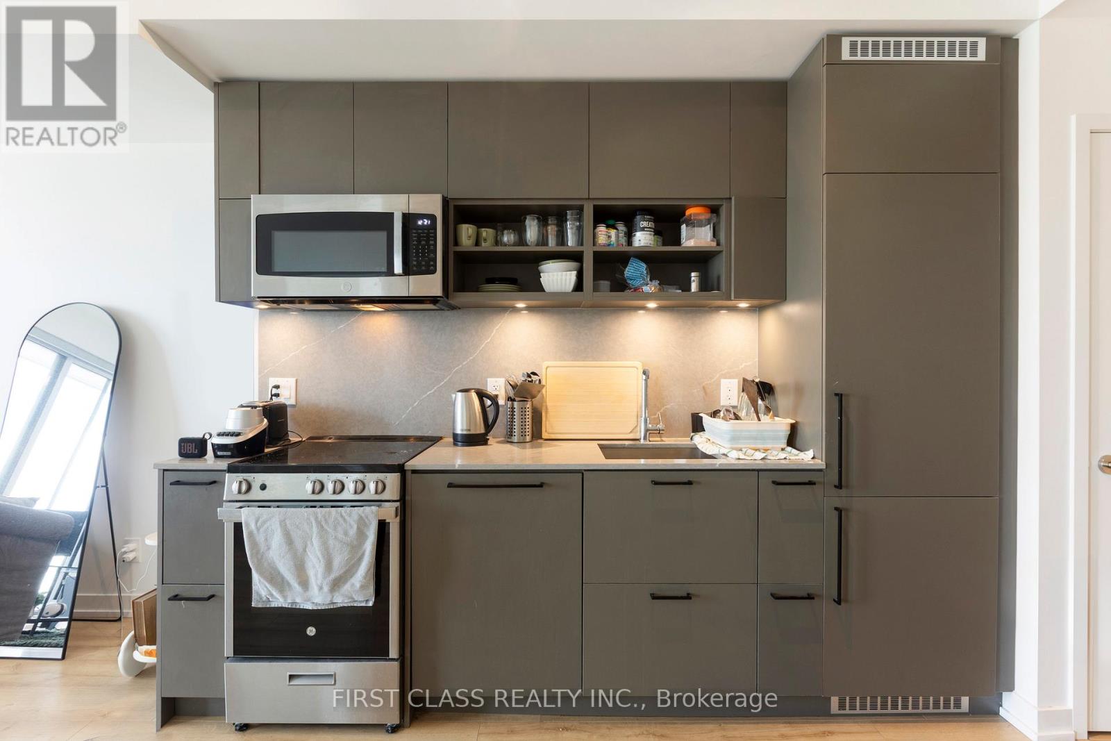 2606 - 135 EAST LIBERTY STREET