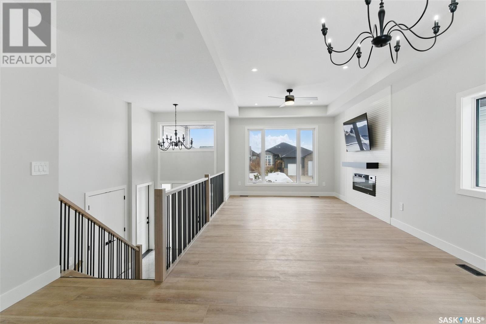 602 Weir CRESCENT
