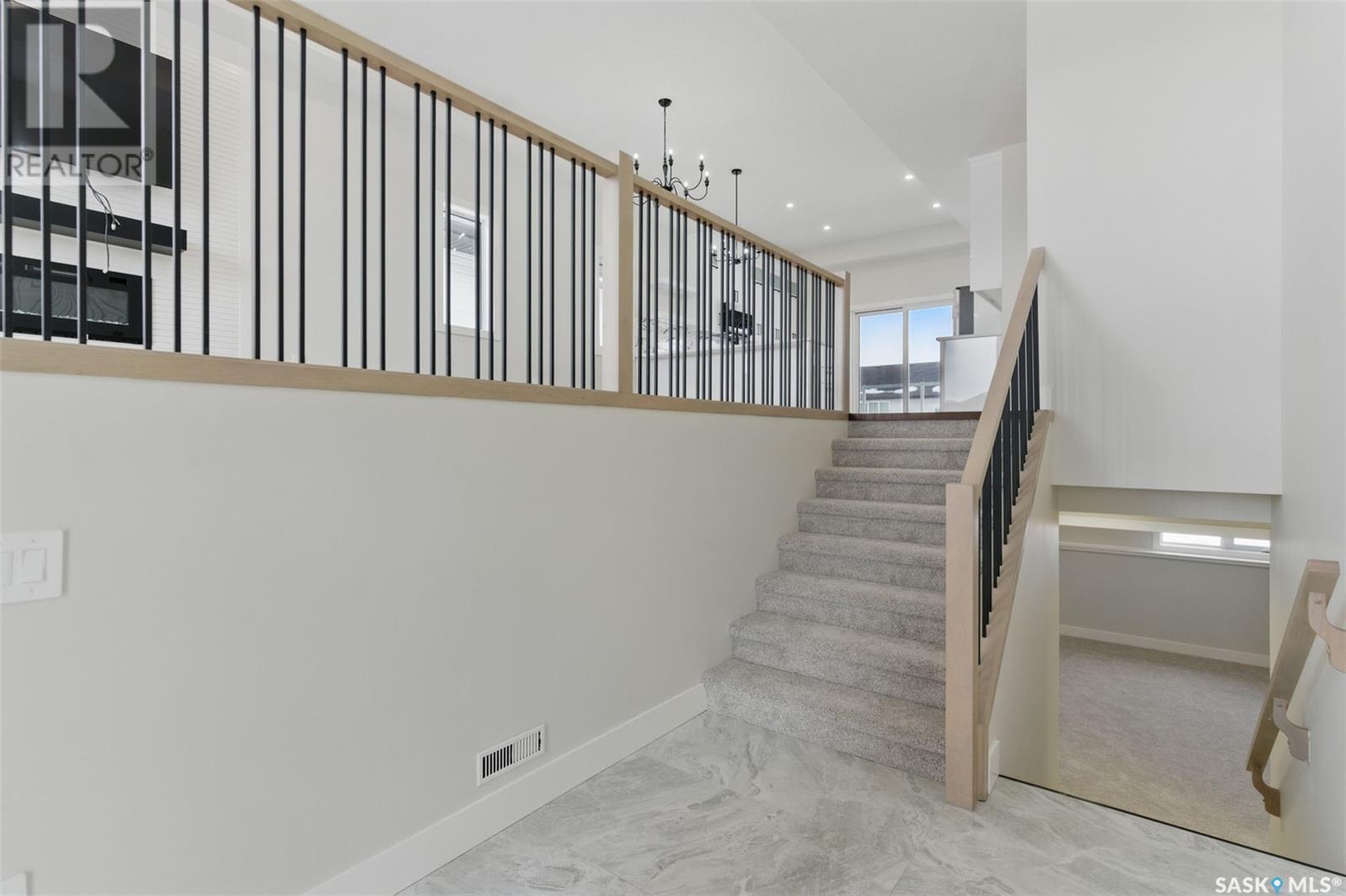 602 Weir CRESCENT