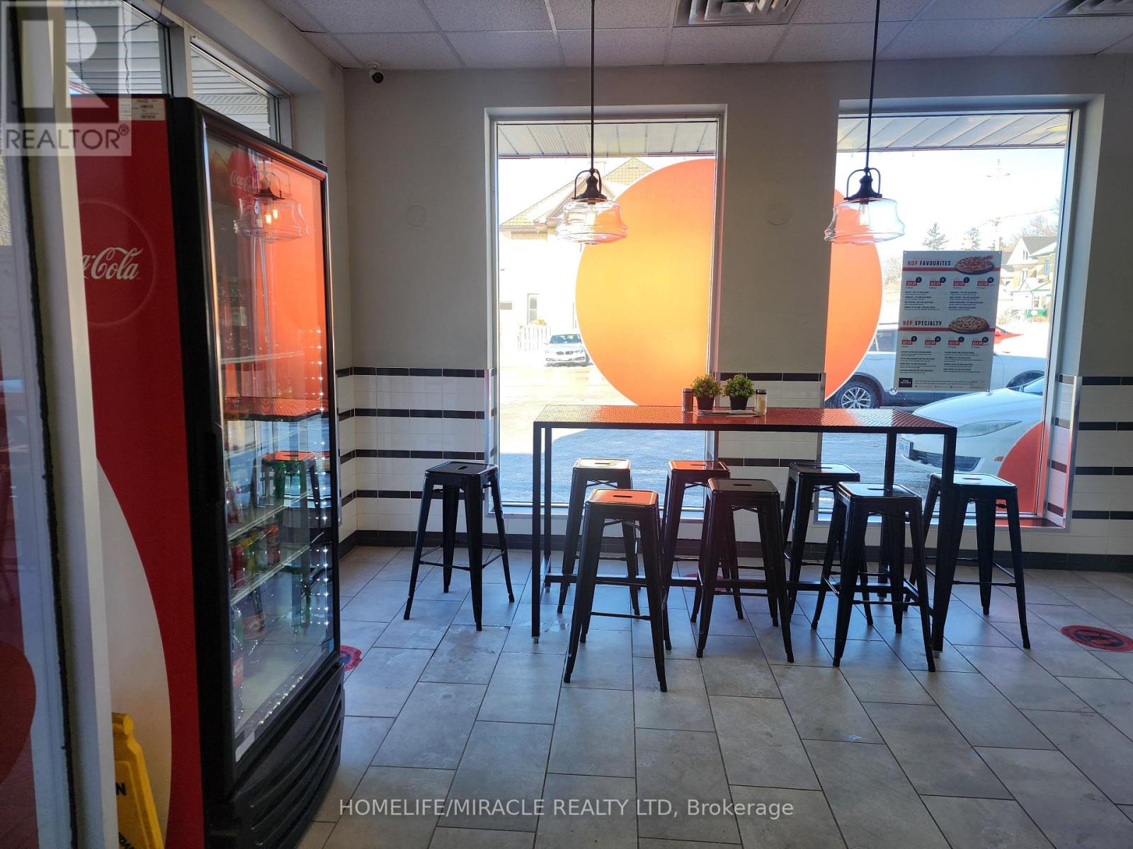 84 WELLINGTON STREET S