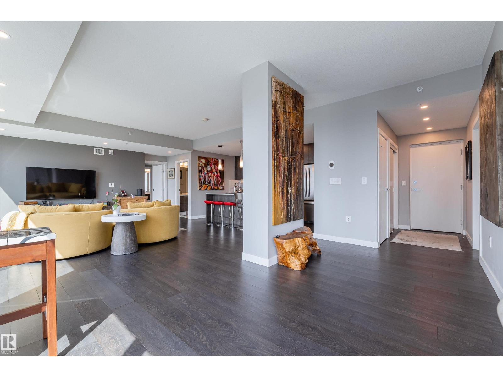 #2400 10180 103 ST NW