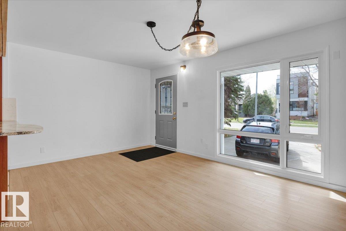 9324 75 AV NW
