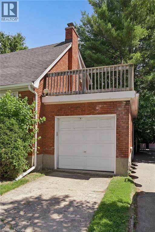 580 WEBER Street E