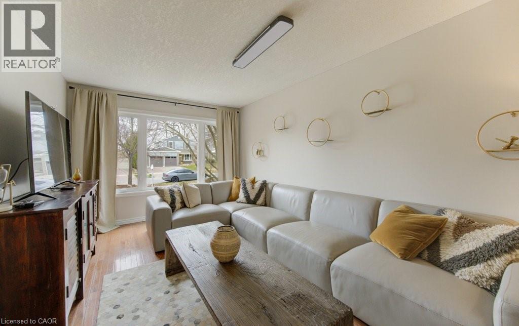 15 DEERWOOD Crescent