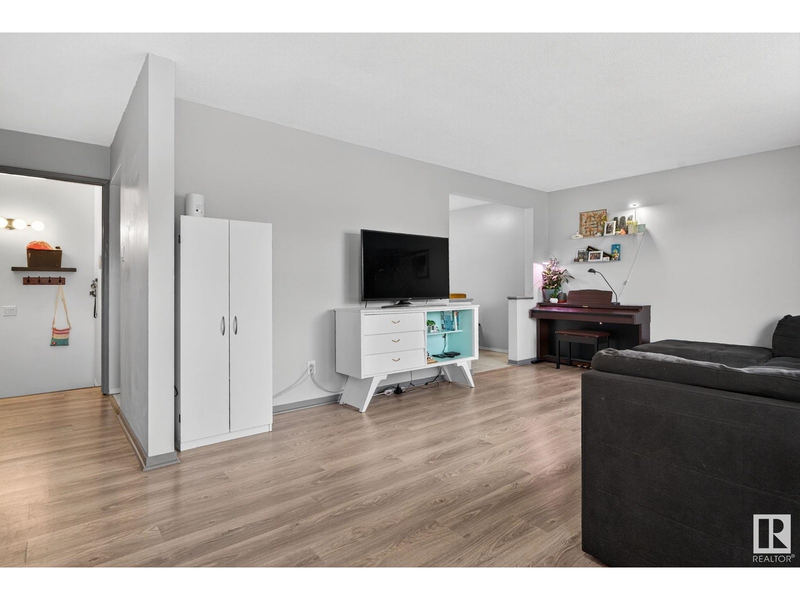 5931 149 AV NW