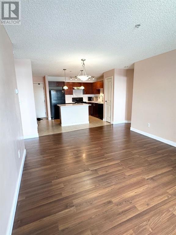 309, 108 Country Village Circle NE