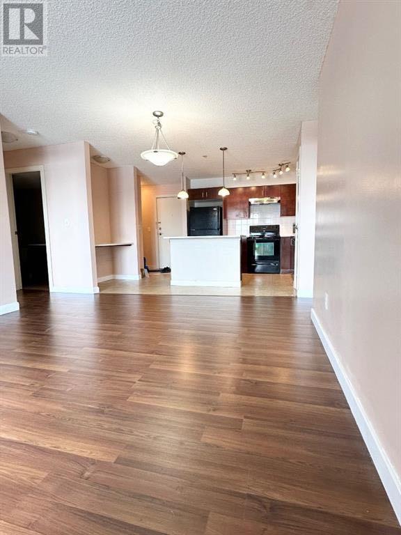 309, 108 Country Village Circle NE